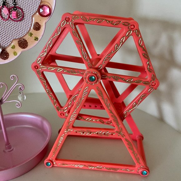 Fun and Stylish Earring Hangers with Jewelry dish - Picture 4 of 5